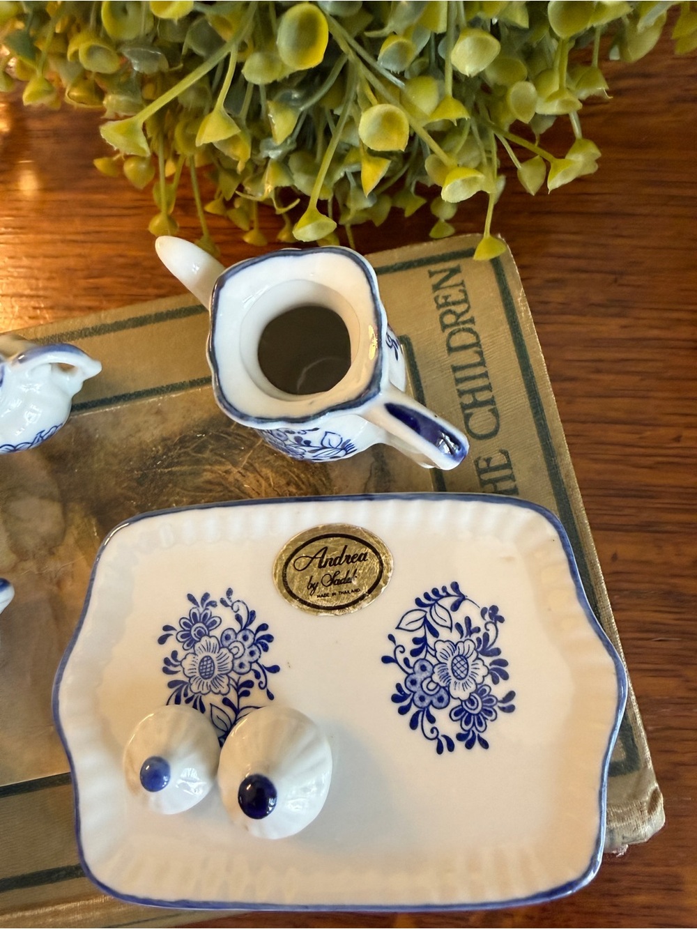 Vintage miniature White and Blue Porcelain Tea Set - Classic Floral Design - Picture 10 of 17